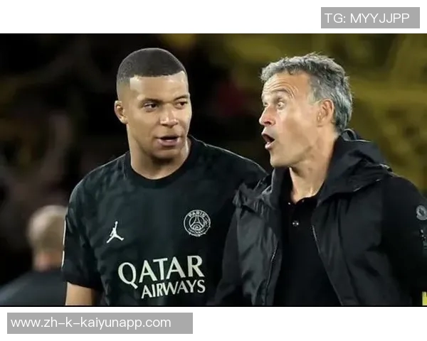 绝平巴黎伊桑与姆巴佩庆祝合影展现兄弟情深与奋斗历程 绝平巴黎伊桑与姆巴佩庆祝合影展现兄弟情深与奋斗历程