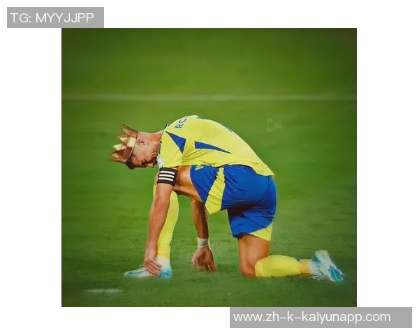 门德斯闪耀登场仅7分钟任意球世界波助巴黎领先 门德斯闪耀登场仅7分钟任意球世界波助巴黎领先